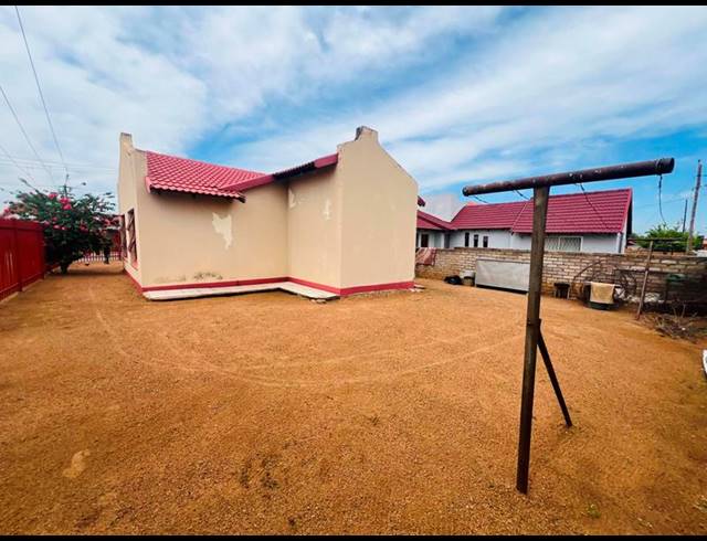 2 BEDROOM HOUSE FOR SALE IN LEBANON